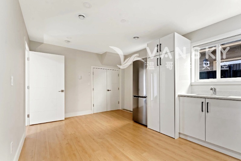 251218004024_6080 FIRST FLOOR BIG LIVING ROOM_副本.jpg